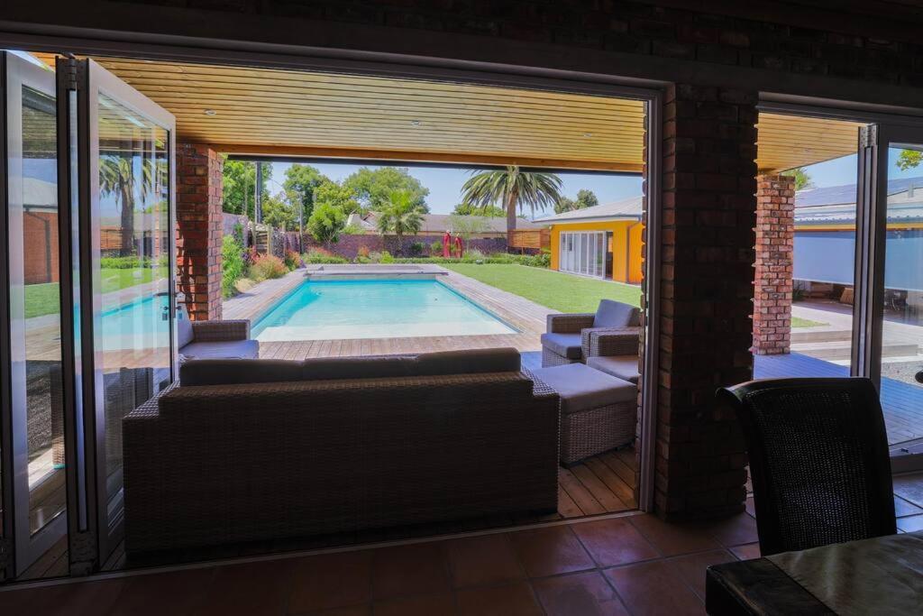 Garten Mit Pool, 2 Schlafzimmer Appartement Le Cap